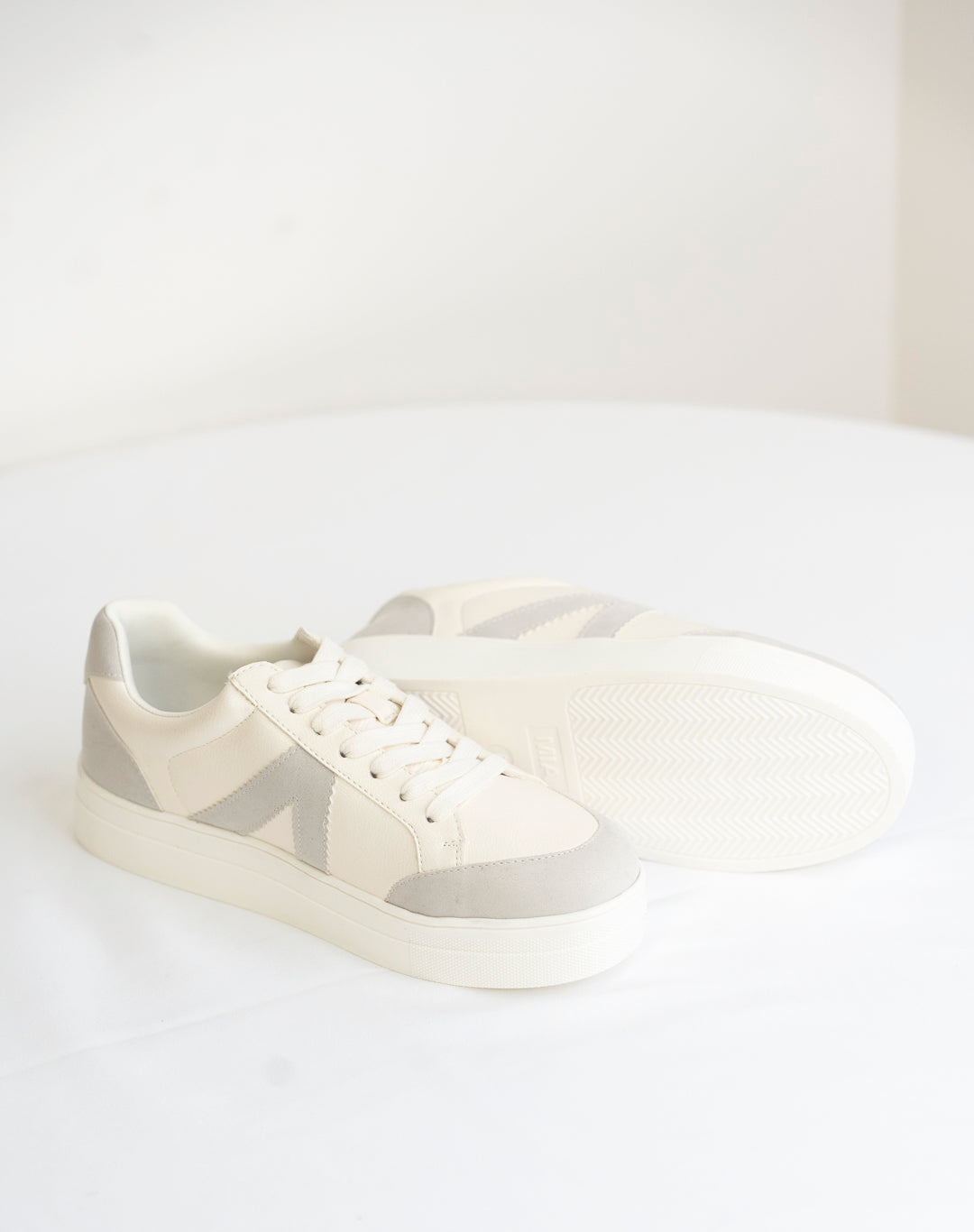 Astra Sneaker