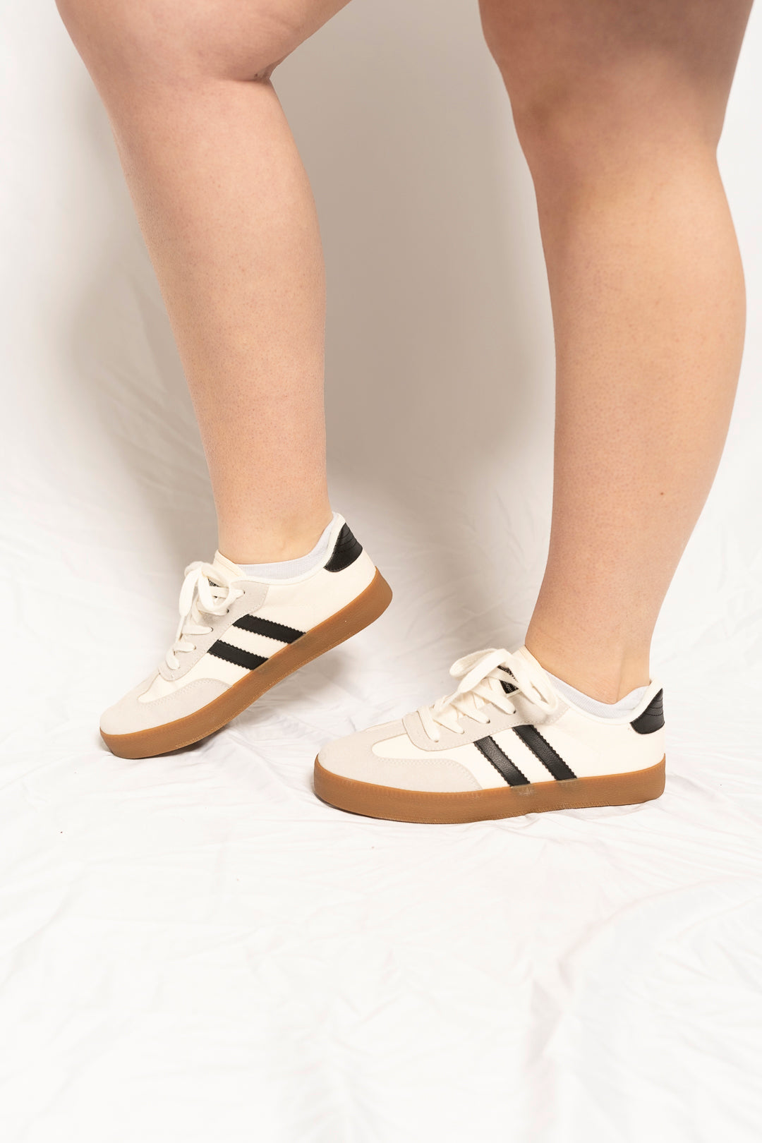 Striped Lace-up Flat Sneakers